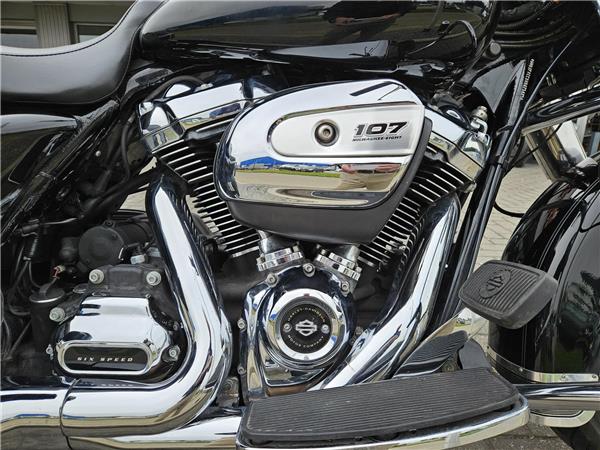 2017 Harley-Davidson FLHRC 107