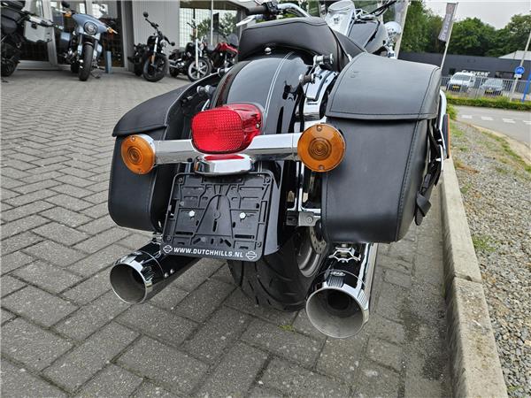 2017 Harley-Davidson FLHRC 107