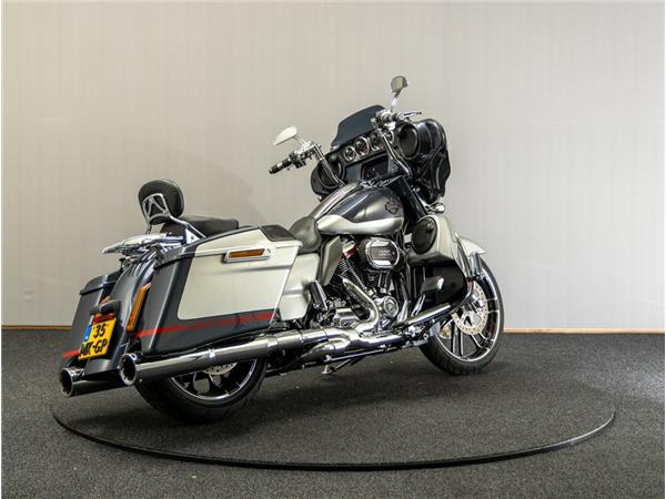 2019 Harley-Davidson FLHXSE CVO Street Glide