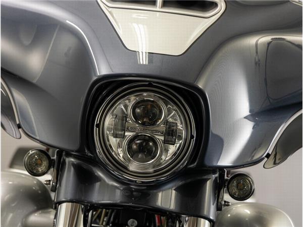 2019 Harley-Davidson FLHXSE CVO Street Glide