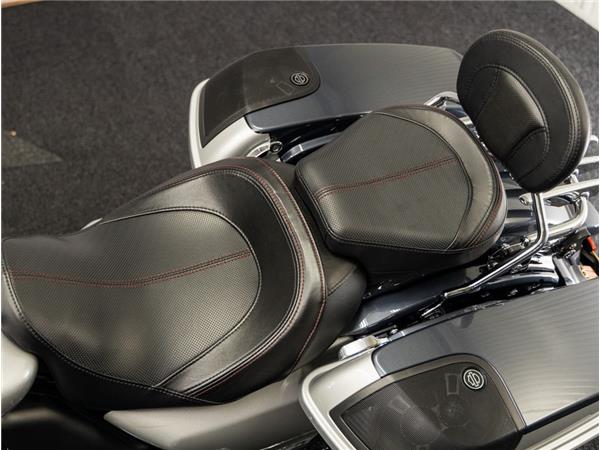 2019 Harley-Davidson FLHXSE CVO Street Glide