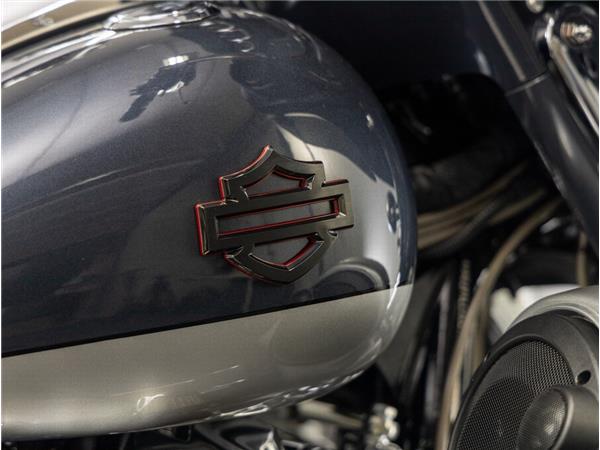2019 Harley-Davidson FLHXSE CVO Street Glide