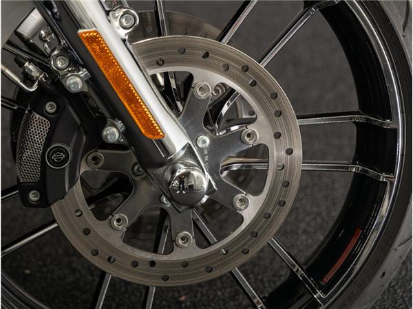 2019 Harley-Davidson FLHXSE CVO Street Glide