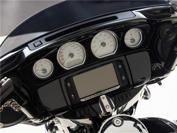 2015 Harley-Davidson FLHXS Street Glide Special Solid