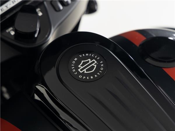 2018 Harley-Davidson FLHXSE CVO Street Glide