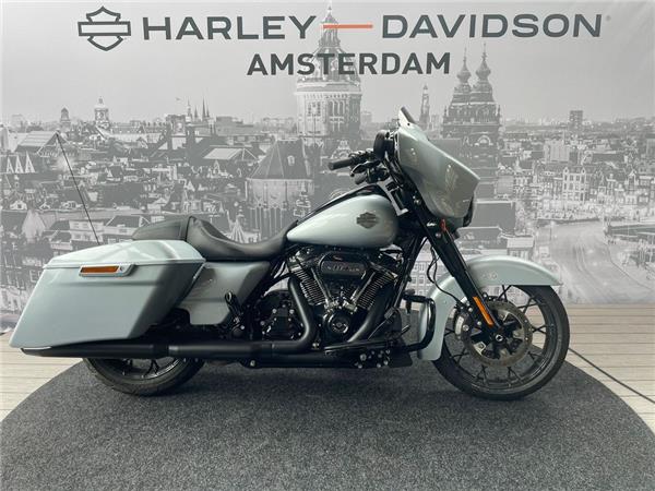 New Harley-Davidson FLHXS STREET GLIDE SPECIAL Solid Colour Blacked Out