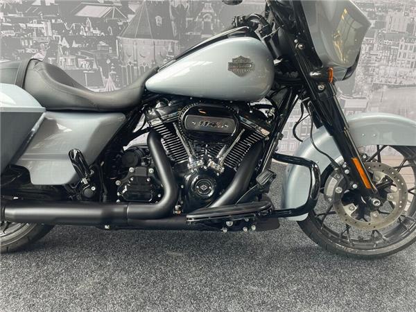 New Harley-Davidson FLHXS STREET GLIDE SPECIAL Solid Colour Blacked Out