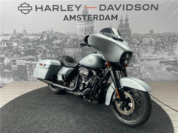 New Harley-Davidson FLHXS STREET GLIDE SPECIAL Solid Colour Blacked Out
