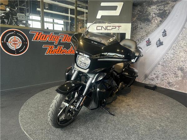 New Harley-Davidson FLHXU STREET GLIDE ULTRA Black Trim - Vivid Black