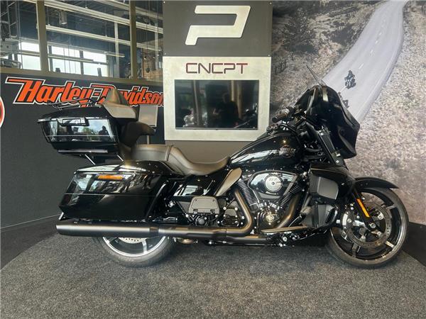 New Harley-Davidson FLHXU STREET GLIDE ULTRA Black Trim - Vivid Black