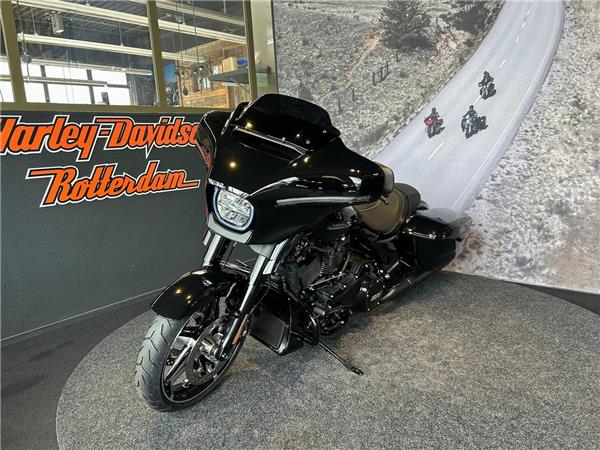 New Harley-Davidson FLHX STREET GLIDE Black Trim - Vivid Black