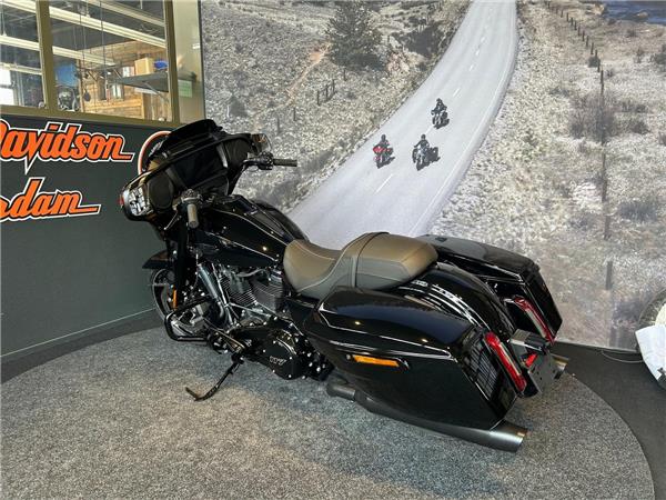 New Harley-Davidson FLHX STREET GLIDE Black Trim - Vivid Black