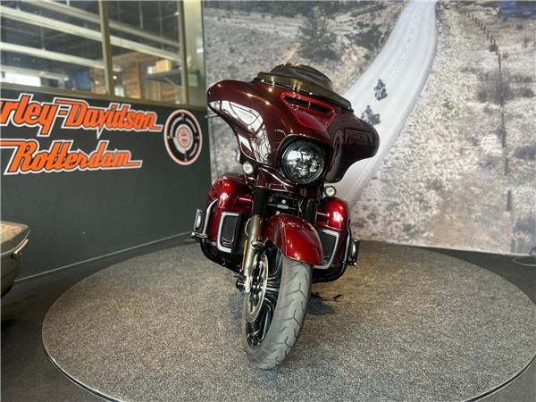 2019 Harley-Davidson FLHXSE CVO STREET GLIDE