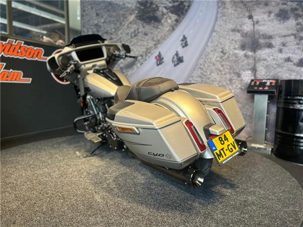 2023 Harley-Davidson FLHXSE CVO STREET GLIDE