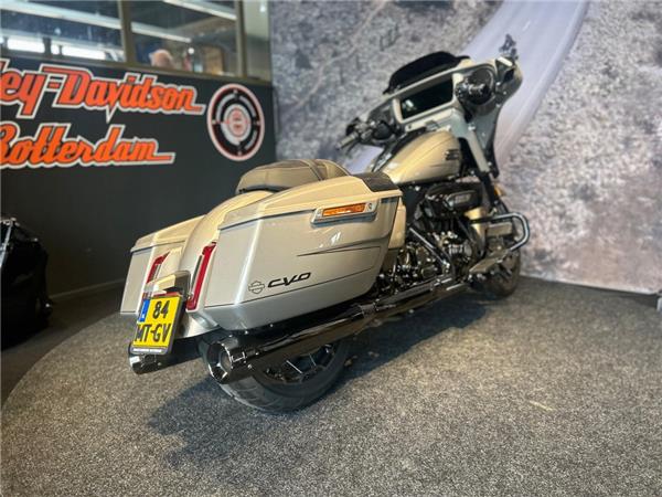 2023 Harley-Davidson FLHXSE CVO STREET GLIDE