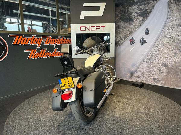 2014 Harley-Davidson XL1200T Sportster Two-Tone