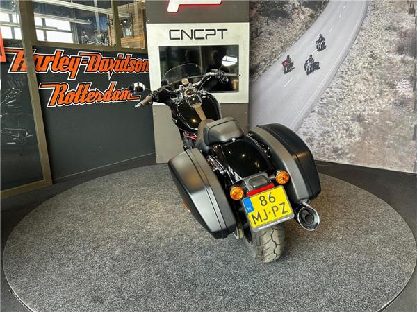 2018 Harley-Davidson FLSB SPORT GLIDE