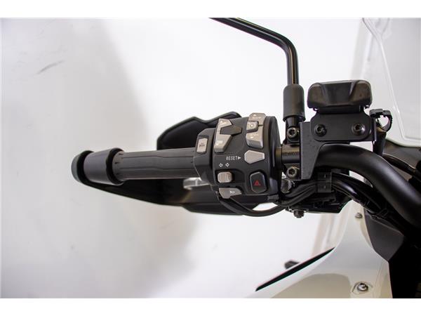 2025 KAWASAKI VERSYS 1100