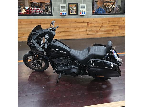 Harley-Davidson Softail-Cruiser LOW RIDER ST 117 contovendita