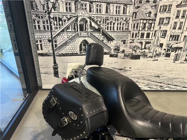 2018 HARLEY-DAVIDSON LOW RIDER