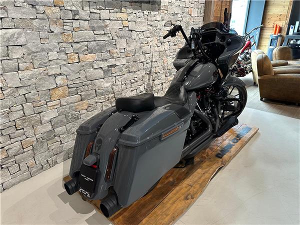 2018 harley-davidson FLTRXSE Road Glide Special 117 CVO