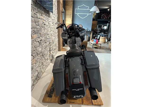 2018 harley-davidson FLTRXSE Road Glide Special 117 CVO