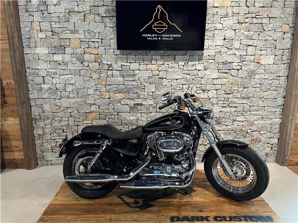 2011 harley-davidson XL 1200 C Sportster Custom
