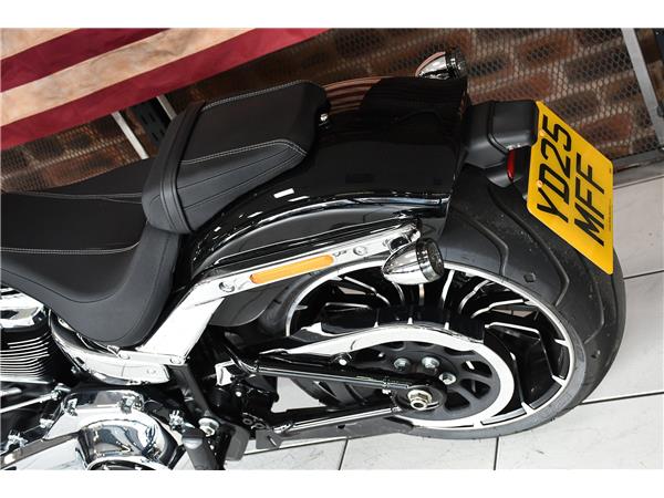 2025 HARLEY-DAVIDSON BREAKOUT 117 