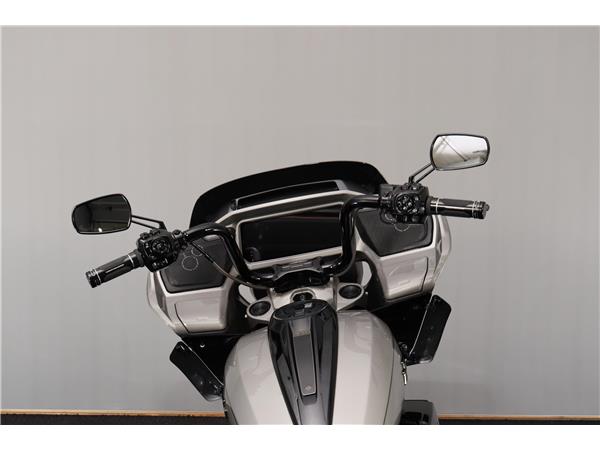 New Harley-Davidson FLTRXSE CVO Road Glide Custom Color Platinum