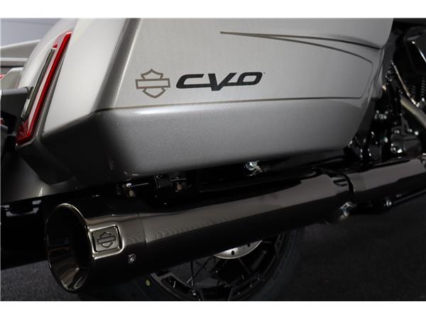 New Harley-Davidson FLTRXSE CVO Road Glide Custom Color Platinum