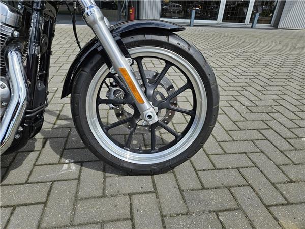 2015 Harley-Davidson XL883L Super Low