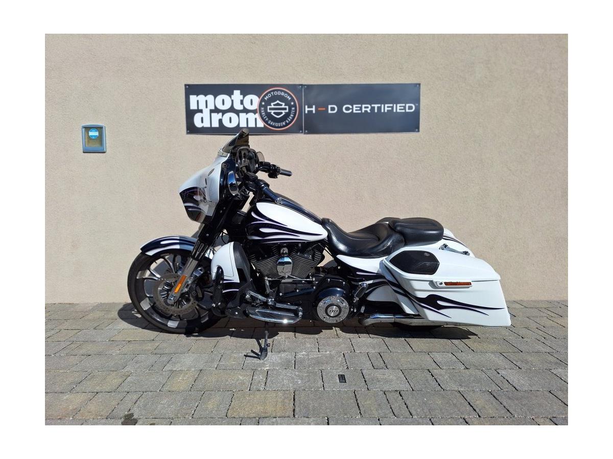 2016 Harley-Davidson CVO Street Glide FLHXSE