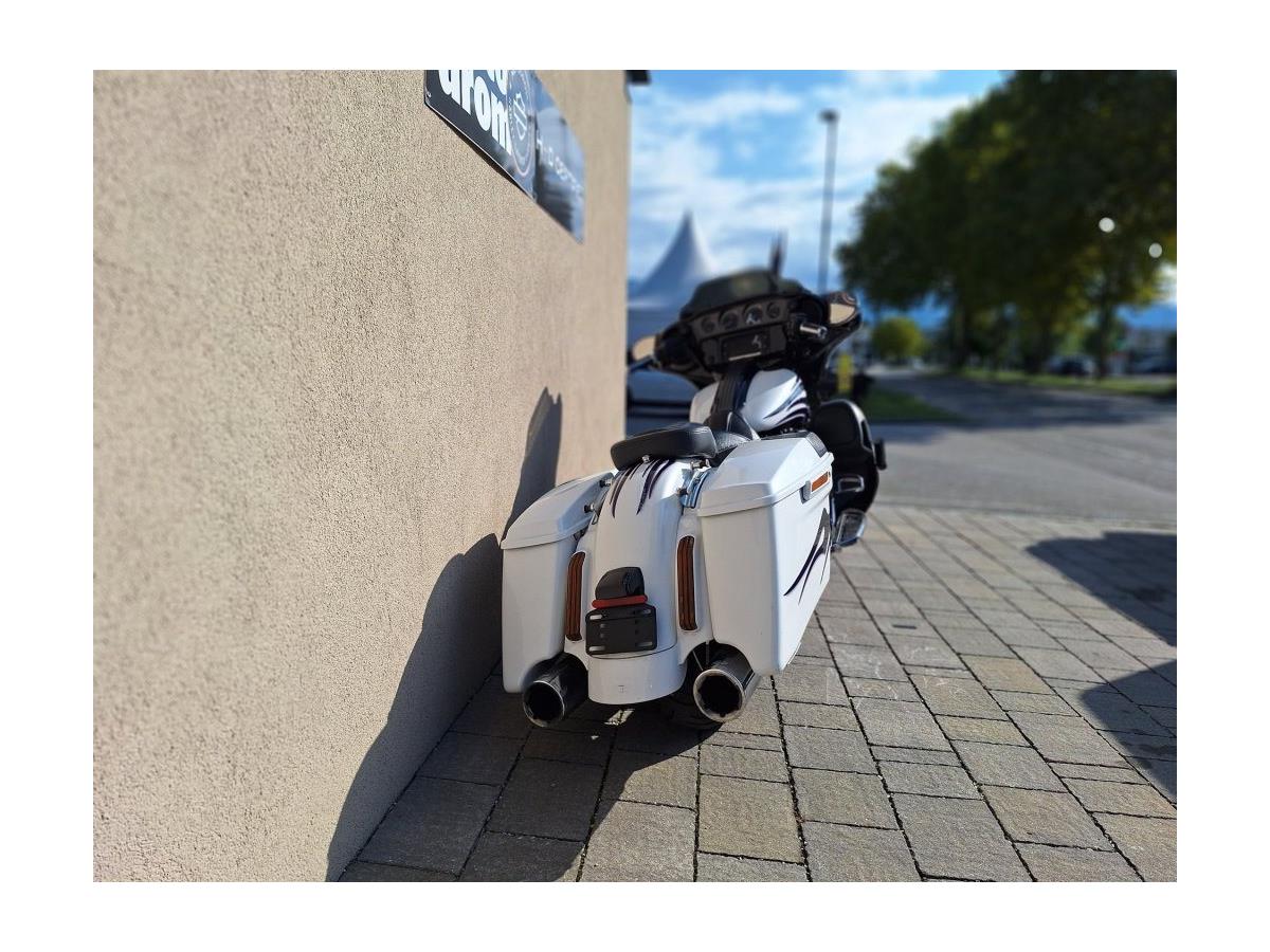 2016 Harley-Davidson CVO Street Glide FLHXSE