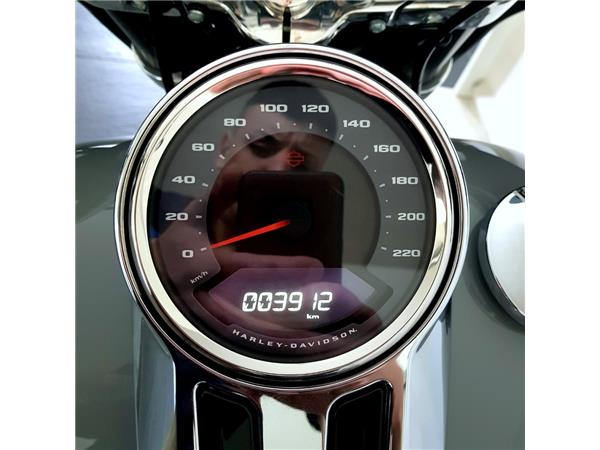 HARLEY-DAVIDSON SPORT GLIDE