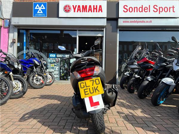 YAMAHA NMAX 125