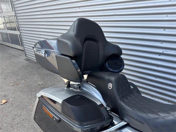 2019 Harley-Davidson CVO Road Glide FLTRXSE