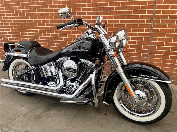 2017 HARLEY-DAVIDSON SOFTAIL FLSTN DELUXE
