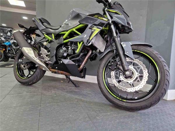 2024 Kawasaki Z125 GREY