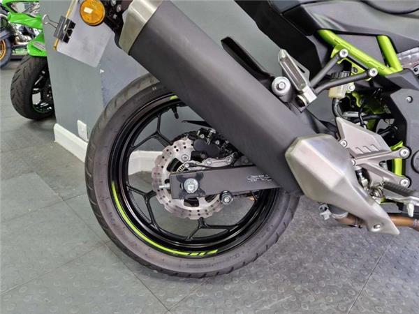 2024 Kawasaki Z125 GREY
