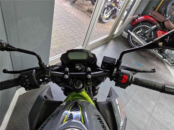 2024 Kawasaki Z125 GREY