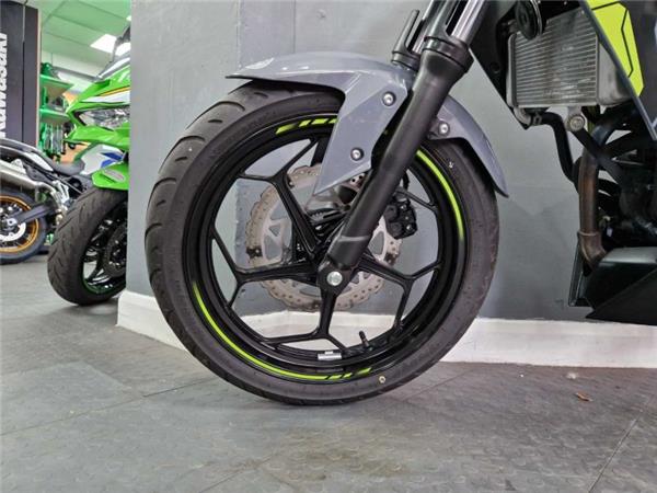 2024 Kawasaki Z125 GREY