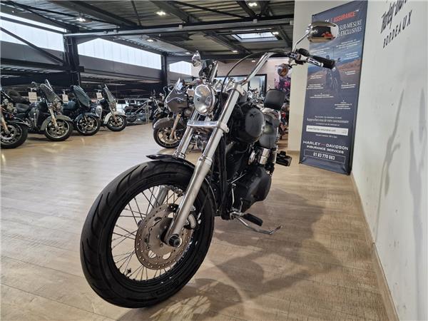 2011 HARLEY-DAVIDSON STREET BOB