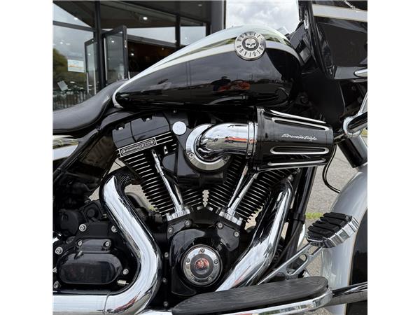 2012 HARLEY-DAVIDSON ROAD GLIDE