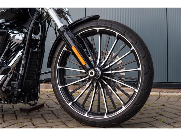 2025 Harley-Davidson Breakout