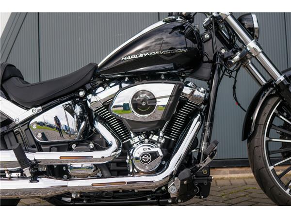 2025 Harley-Davidson Breakout