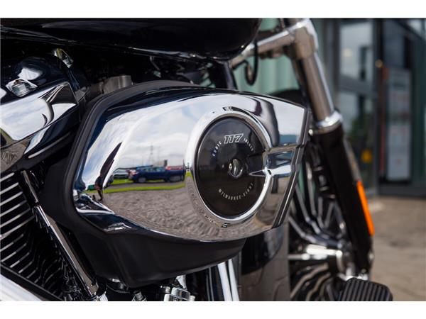 2025 Harley-Davidson Breakout