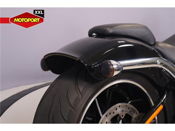 2014 Harley-Davidson BREAKOUT