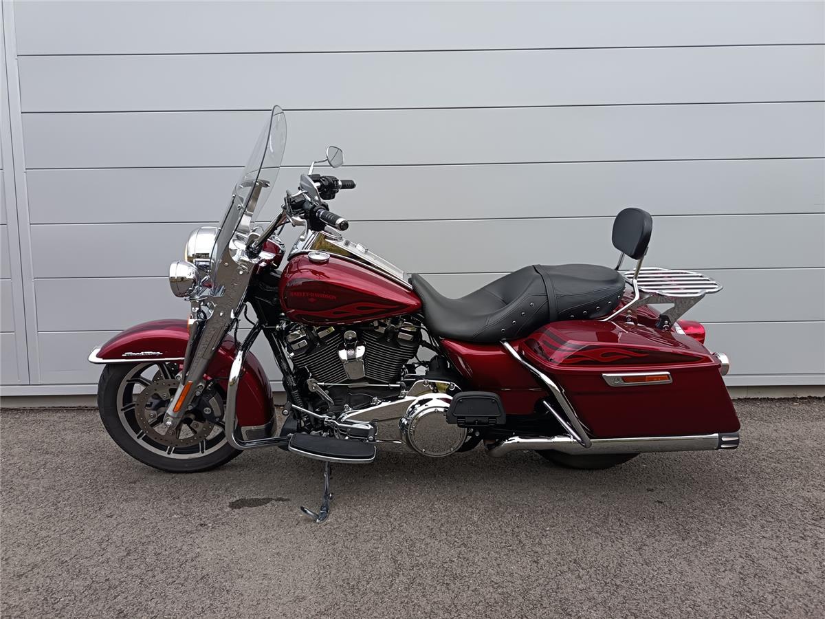 2017 HARLEY-DAVIDSON ROAD KING