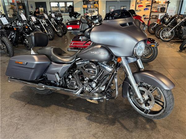 2016 HARLEY-DAVIDSON STREET GLIDE