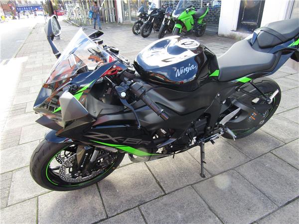 2025 Kawasaki Ninja ZX-6R